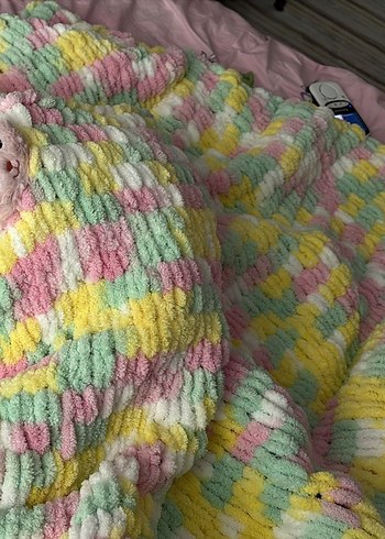 Renkli Örgü Çocuk Battaniyesi - Görsel 2