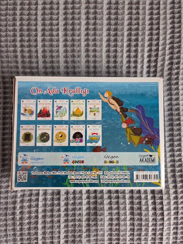 On Ada Krallığı - Çocuk Kitap Seti - Görsel 2