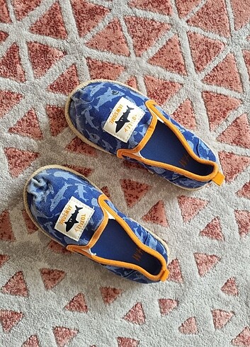 27 Beden çeşitli Renk Hm kids espadri 27no