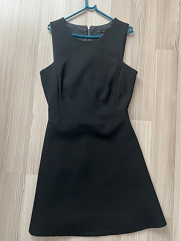 Zara siyah elbise