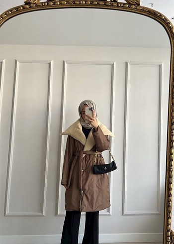 Şal yaka yakası kürklü kahverengi kemerli mont