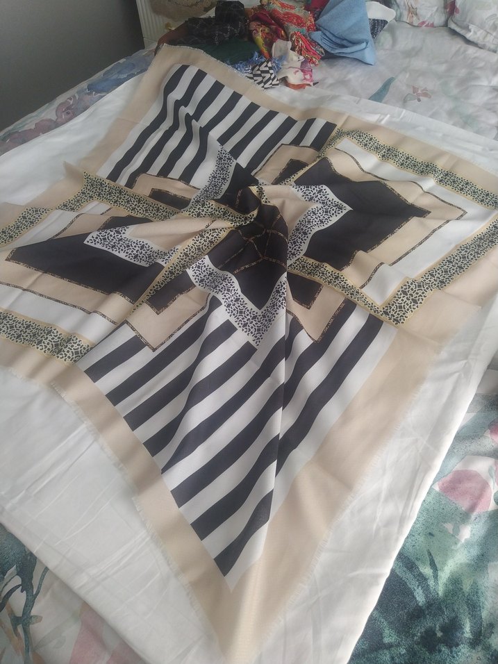 Bohem Beyaz Gri Desenli Kadın eşarp - Görsel 2