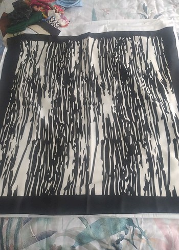 Kadın Siyah Gri Minimalist eşarp - Görsel 2