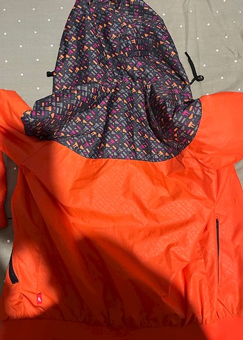 Renkli Kapüşonlu Kadın Yağmurluk - Görsel 4