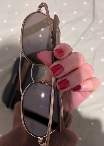 Bej Gözlük ve Siyah Koruyucu Kılıf - Görsel 2