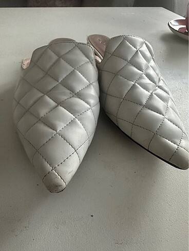 Jorbinol marka beyaz sandalet