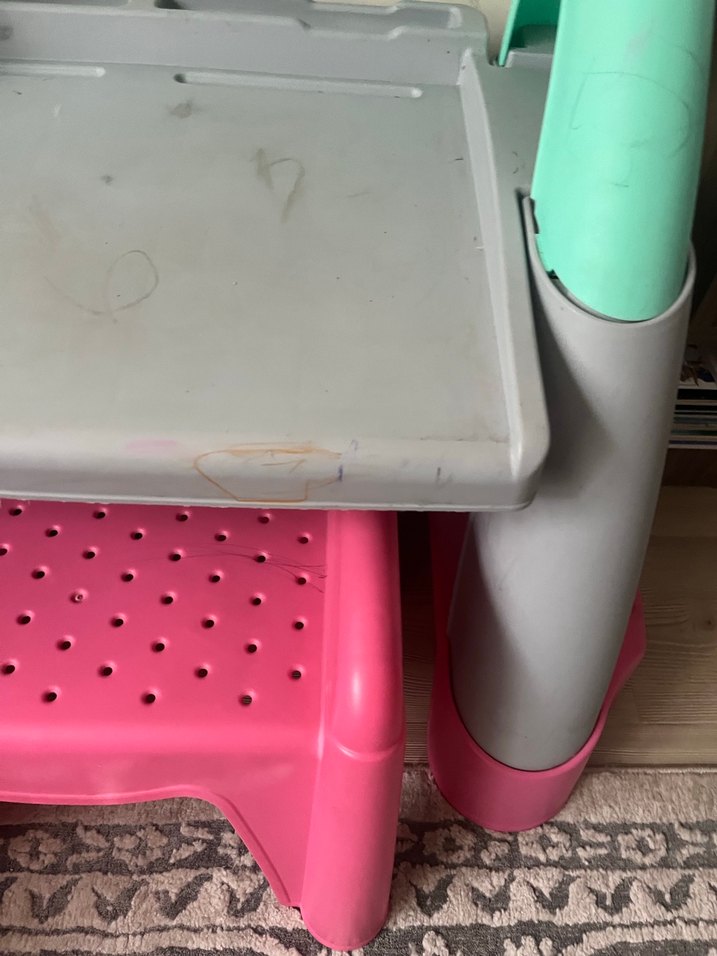 Çocuklar için renkli raf ve masa seti - Görsel 3