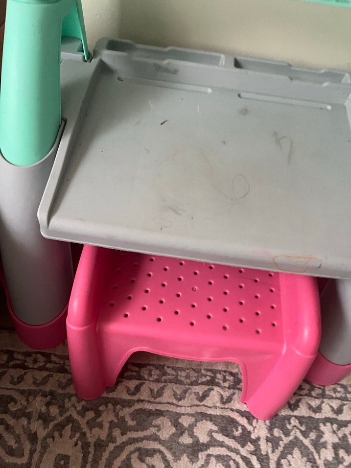 Çocuklar için renkli raf ve masa seti - Görsel 4