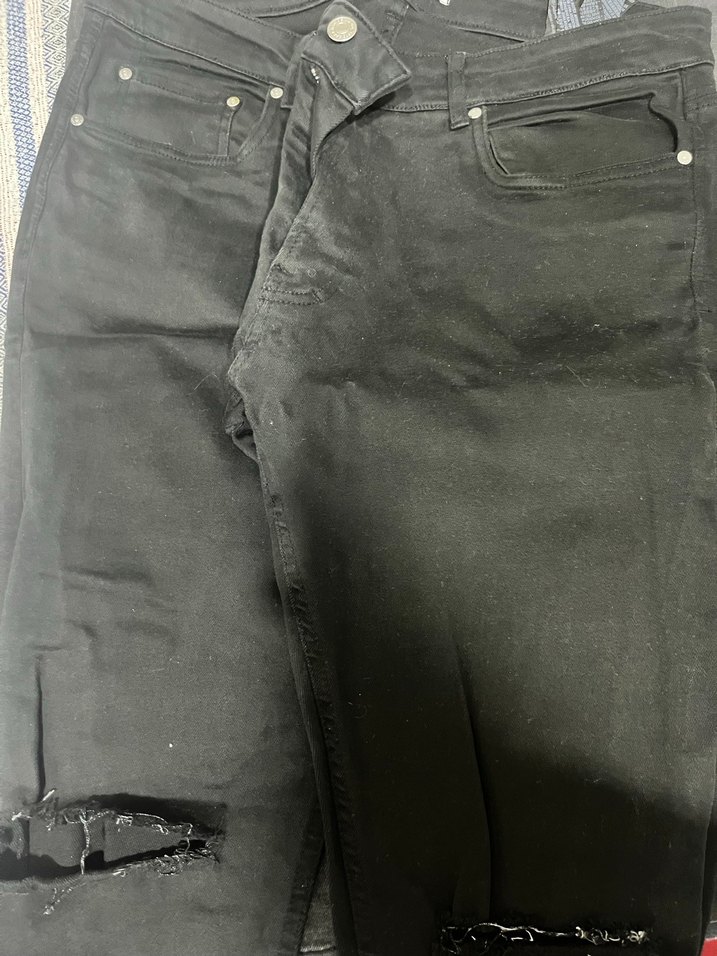 Siyah Yırtık Detaylı Dar Kesim Kadın Jean - Görsel 4