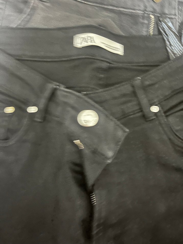 Siyah Yırtık Detaylı Dar Kesim Kadın Jean - Görsel 2