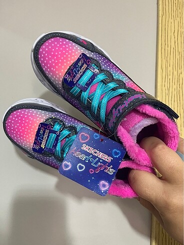 Skechers