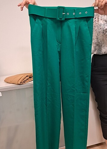 36 Beden yeşil Renk Kumaş kemerli bol paça pantolon 