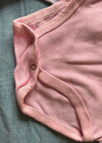 Beyaz V Yaka Kolsuz Bebek Kız Body - Görsel 2