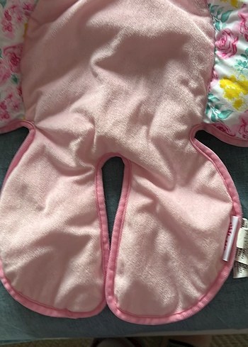 Çiçek Desenli Pastel Bebek Uyku Minderi - Görsel 2