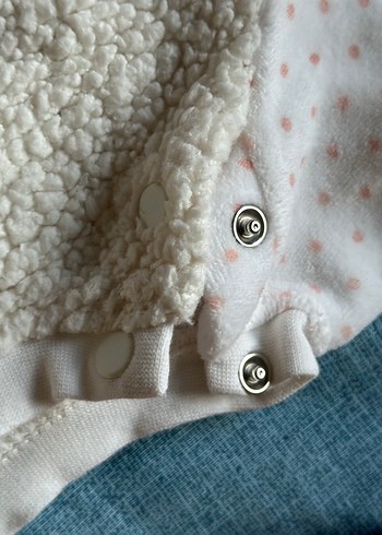 Nakışlı Kürklü Beyaz Kıyafet takımı - Görsel 4