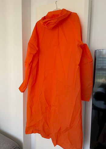 Turuncu Uzun Kadın Yağmurluk - Görsel 3