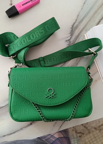 Benetton canta