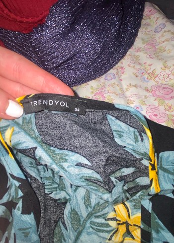 Siyah Püsküllü Şort Üst Takım - Görsel 4