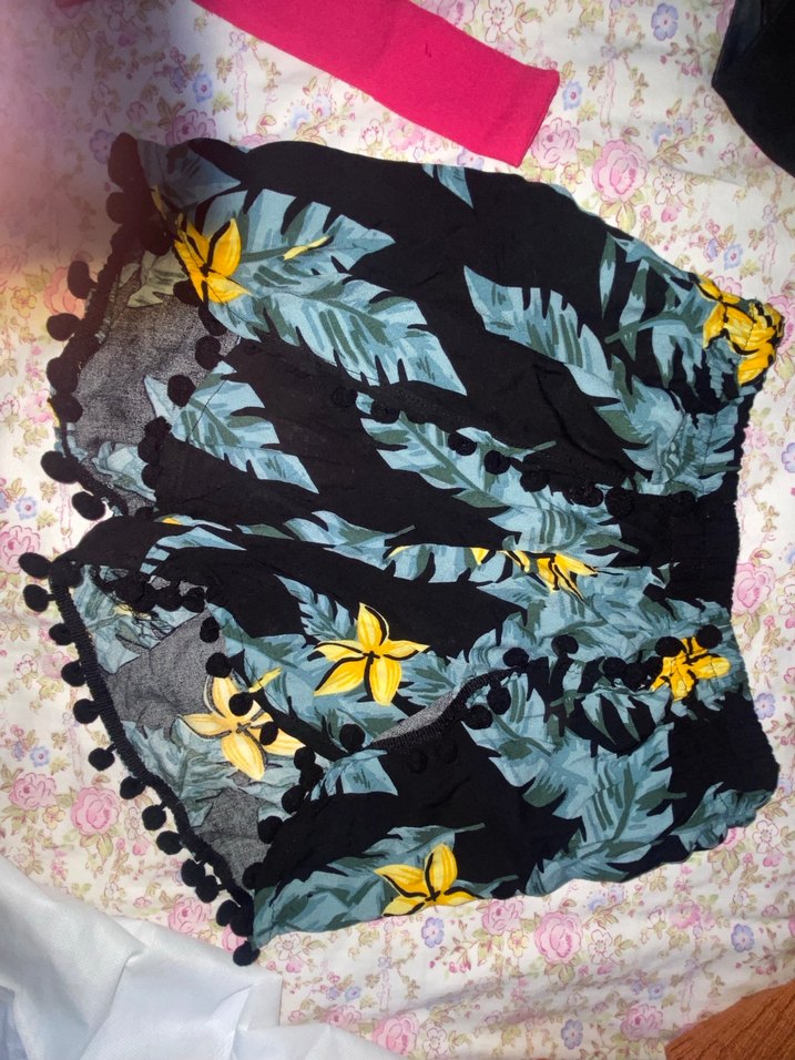 Siyah Püsküllü Şort Üst Takım - Görsel 2