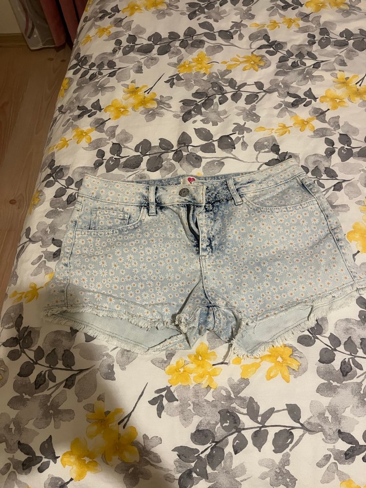 Gri Batik Desenli Kadın Mini Jean Şort - Görsel 2