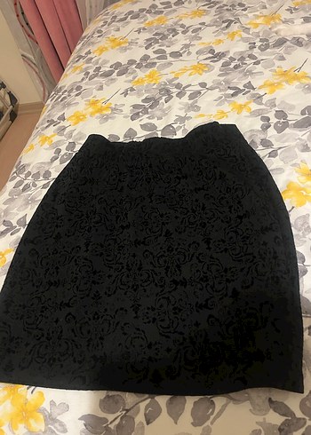 Dantel Detaylı Siyah Mini Etek - Görsel 3