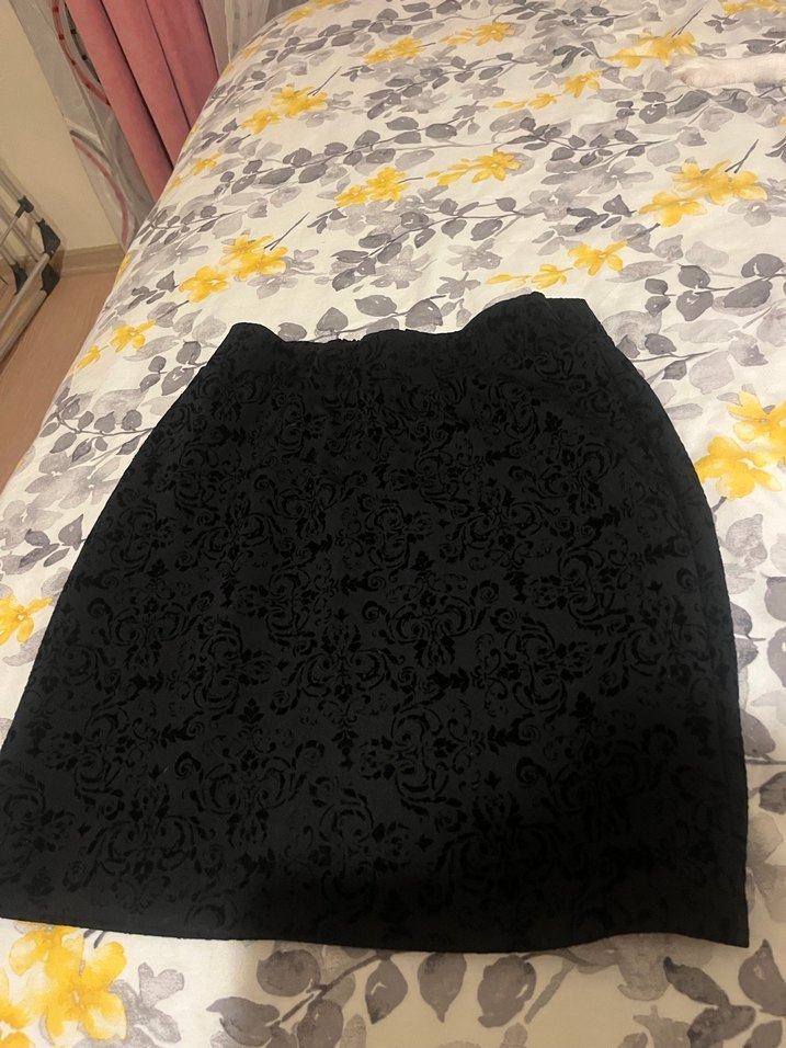 Dantel Detaylı Siyah Mini Etek - Görsel 3