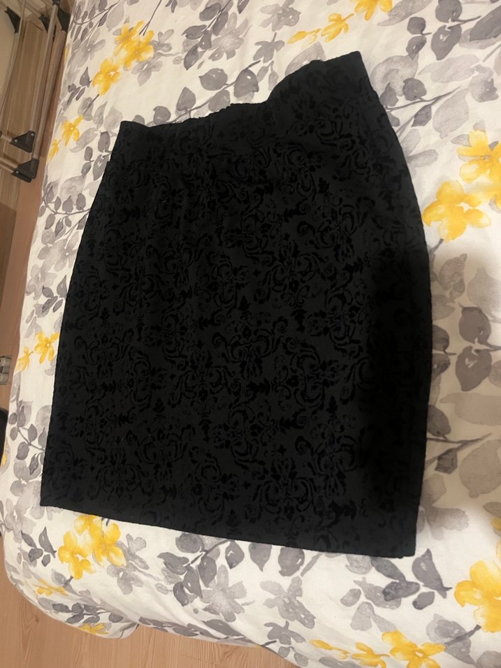 Dantel Detaylı Siyah Mini Etek - Görsel 2