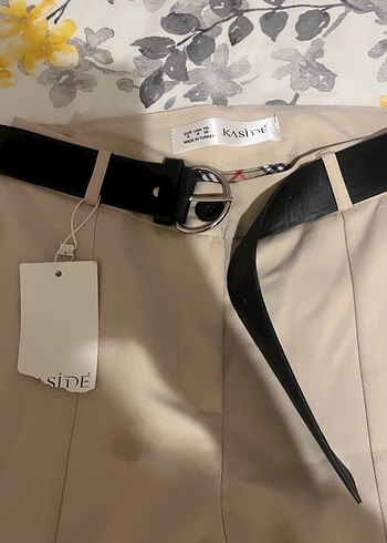 Kadın Bej Kemerli Normal Boy Kumaş Pantolon - Görsel 2