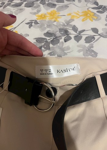 Kadın Bej Kemerli Normal Boy Kumaş Pantolon - Görsel 3