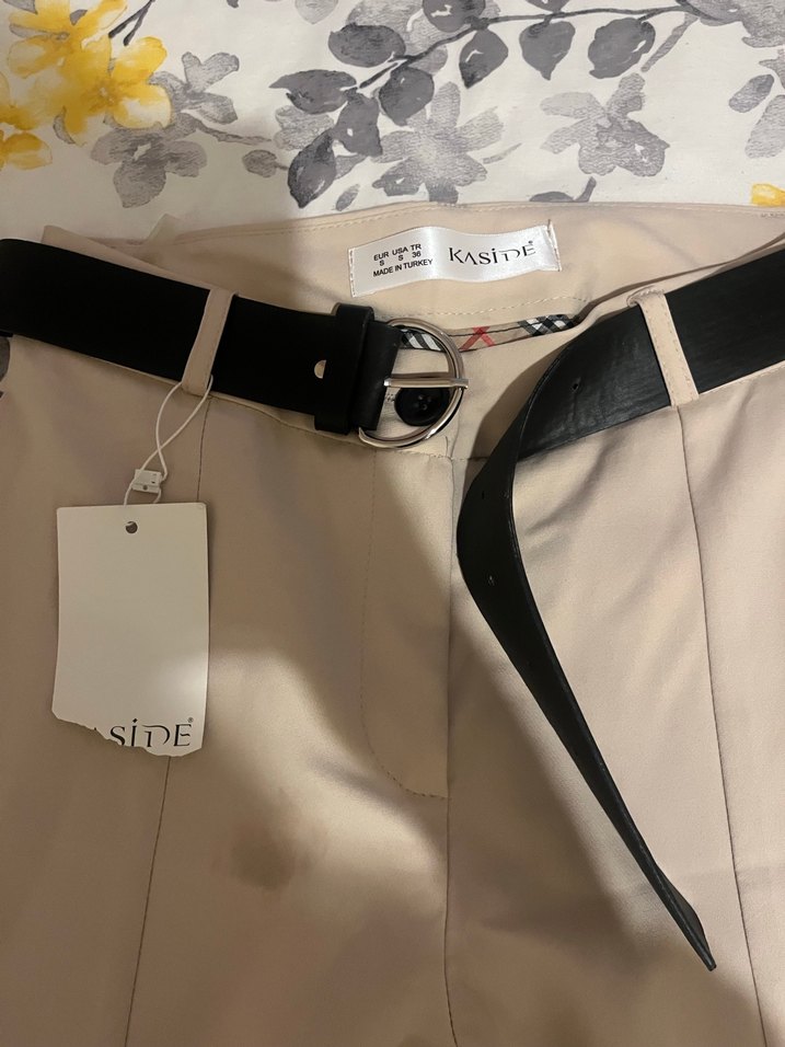 Kadın Bej Kemerli Normal Boy Kumaş Pantolon - Görsel 2