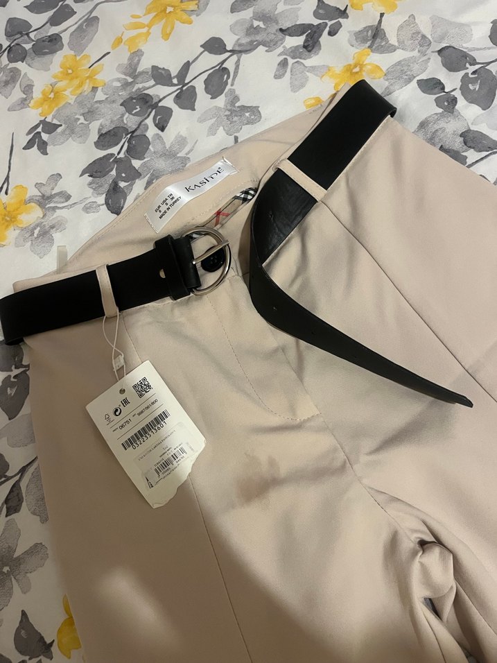 Kadın Bej Kemerli Normal Boy Kumaş Pantolon - Görsel 4