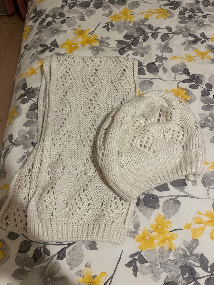 Beyaz Nakışlı Örgü Bere ve Atkı - Görsel 2