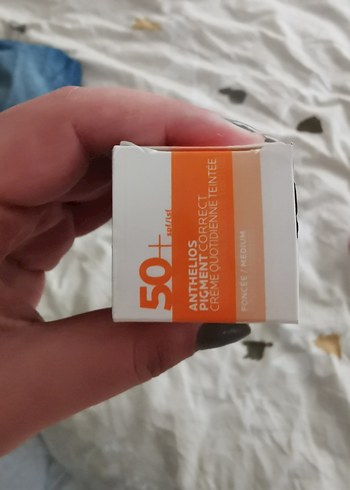 La Roche Posay La Roche-Posay Anthelios Pigment Correct SPF50+