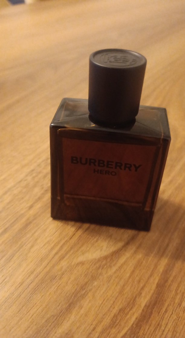 Burberry Hero Erkek Parfümü Burgundy - Görsel 4