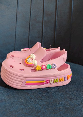 22 Beden Pembe Kız Terlikleri, Tokalı, Renkli Detaylı