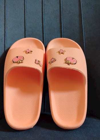 Nakışlı Tokalı Pembe Kadın Terlik
