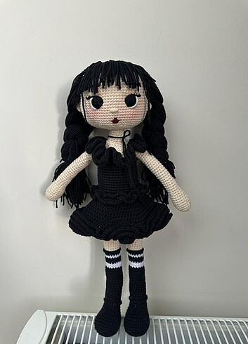 Beden Amigurumi wednesday bebek