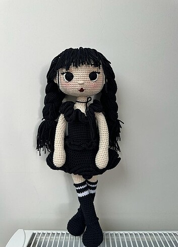 Beden Renk Amigurumi wednesday bebek