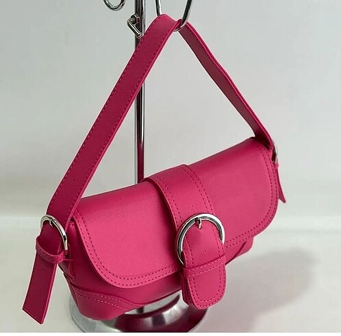 Kemer toka detaylı baget kol çantası 30 cm en 19 cm boy kaliteli
