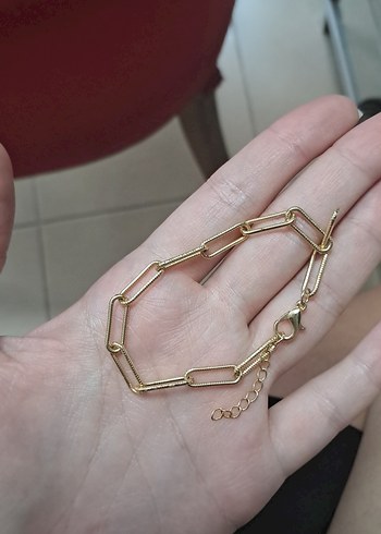 Zincir Detaylı Altın Renk Kadın Bileklik