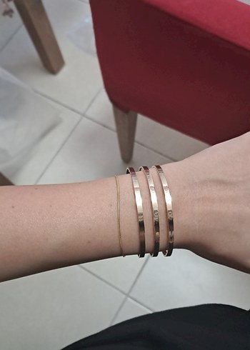  Beden Minimalist Altın Renkli Kadın Bileklik