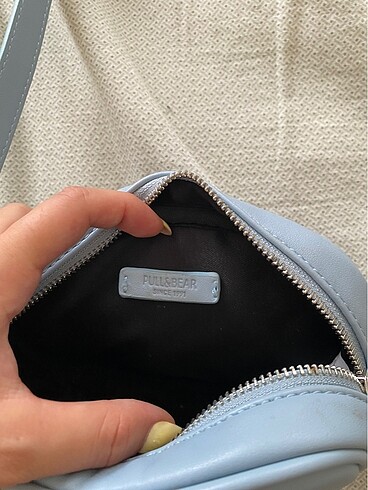  Beden Pull and bear mavi çapraz çanta