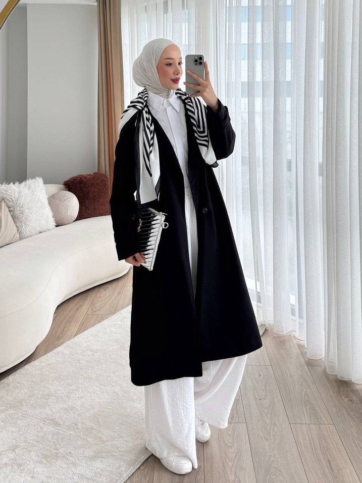 Eşarp ile Desenli Siyah Uzun Kadın Trençkot - Görsel 3