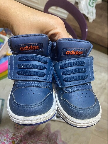 Adidas bebek bot
