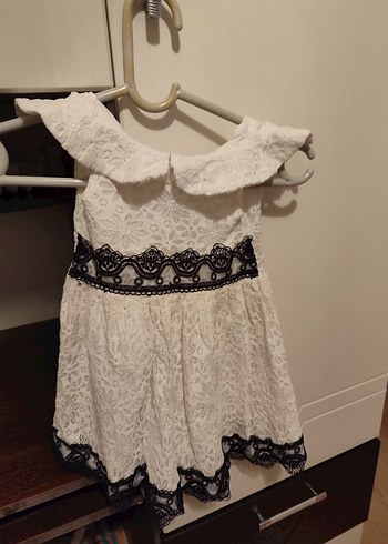 Dantel Detaylı Beyaz Kız Çocuk Elbisesi 1 kere giyildi. - Görsel 4