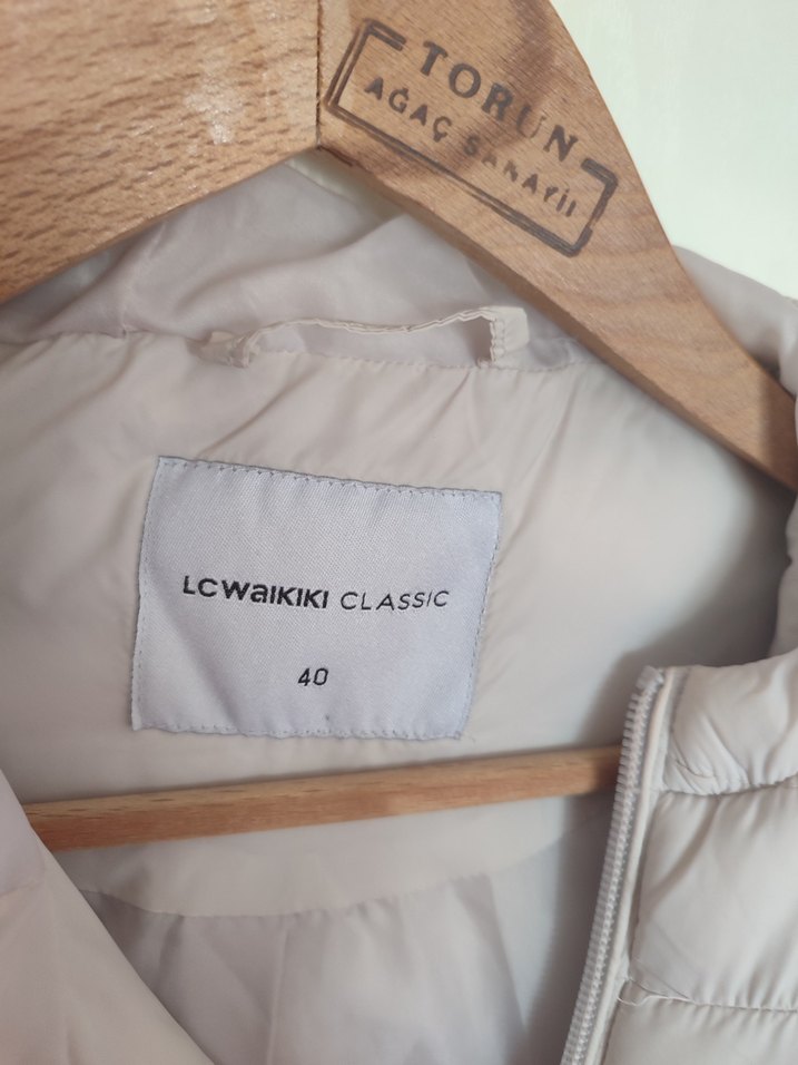 Beyaz Fermuarlı Kadın Mont - Görsel 2