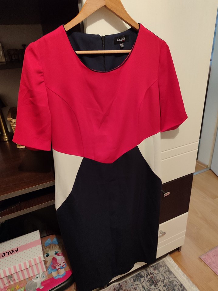 Kısa Kollu V Yaka Kırmızı Siyah Midi Elbise - Görsel 2