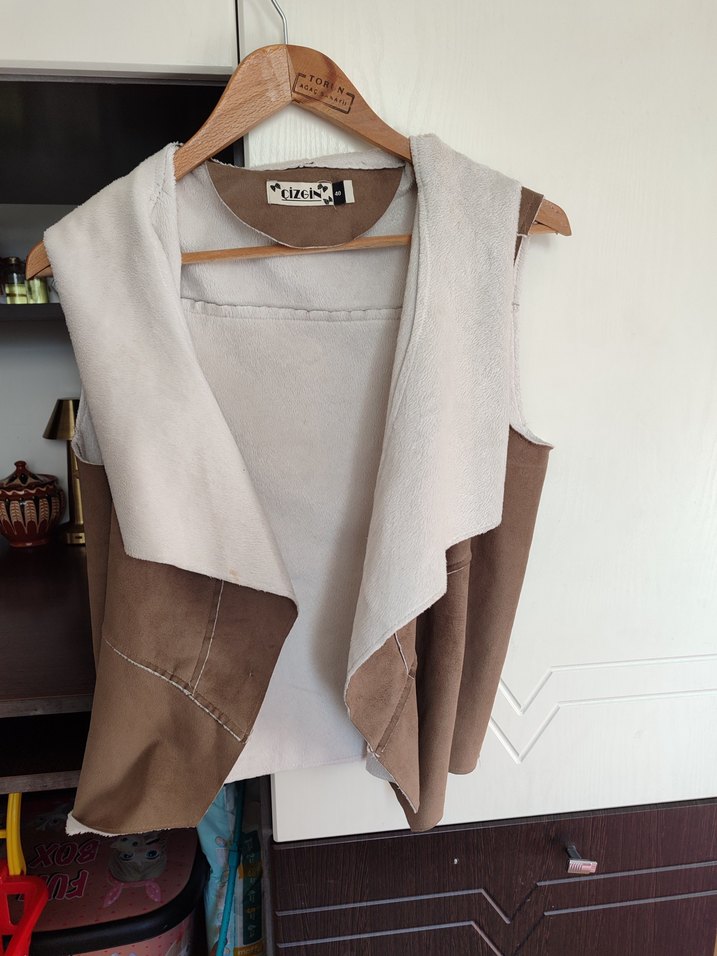 Bej Gri Süet Drapeli Kadın Yelek - Görsel 2