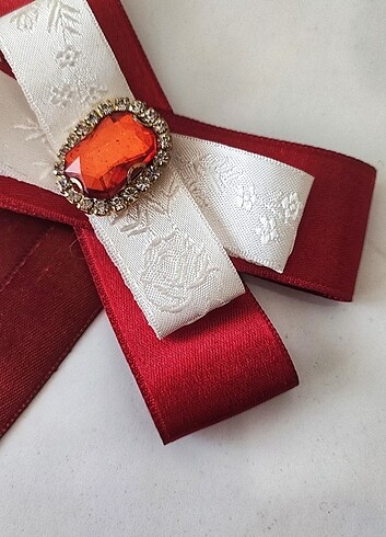 Zara Kore Vintage Kurdele Broş