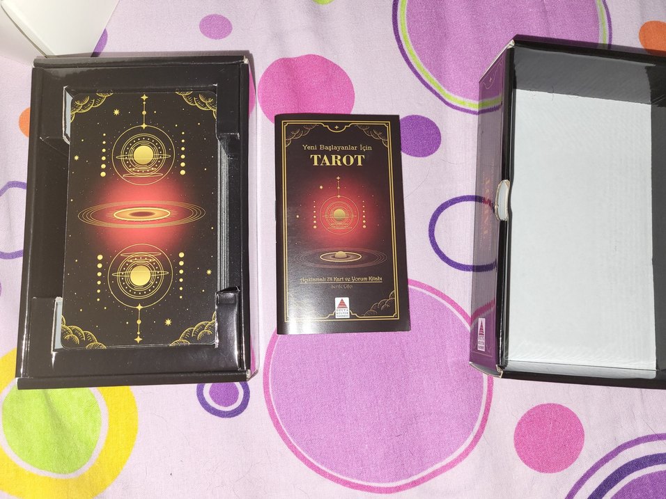 Yeni Başlayanlar İçin Tarot Kartları ve Yorum Kitabı - Görsel 2
